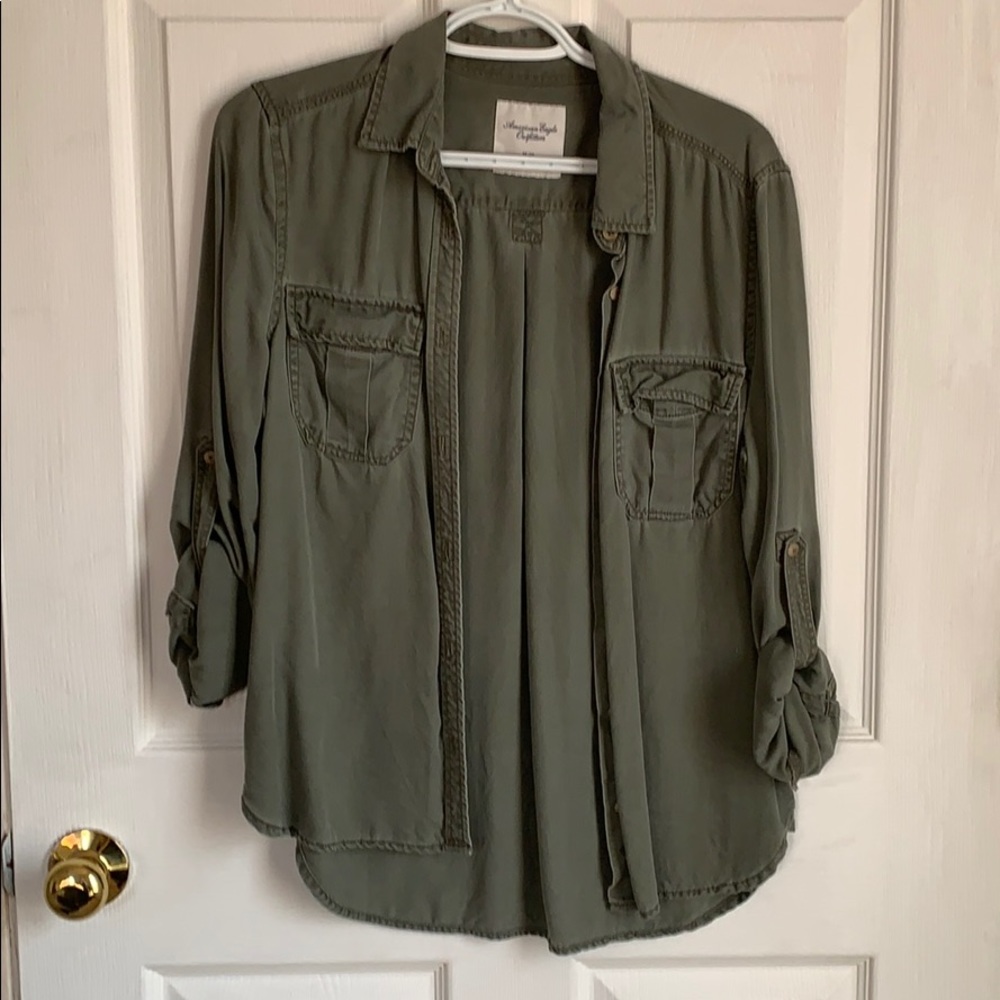 American Eagle button up